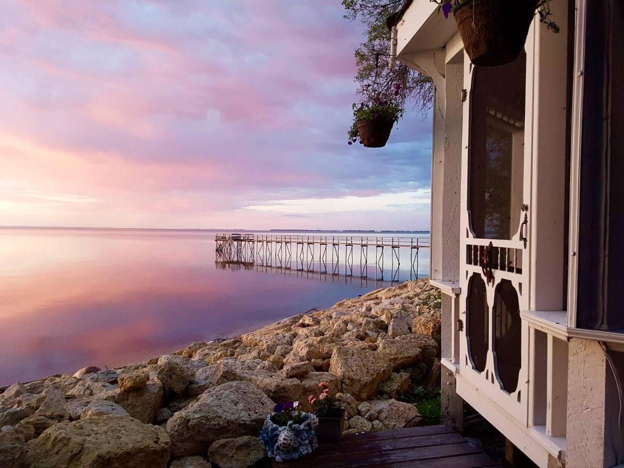 Aaron'S On The Lake Matlock Exterior photo