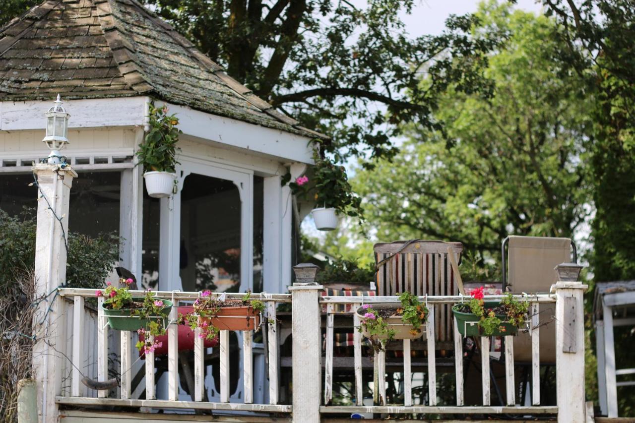 Aaron'S On The Lake Matlock Exterior photo