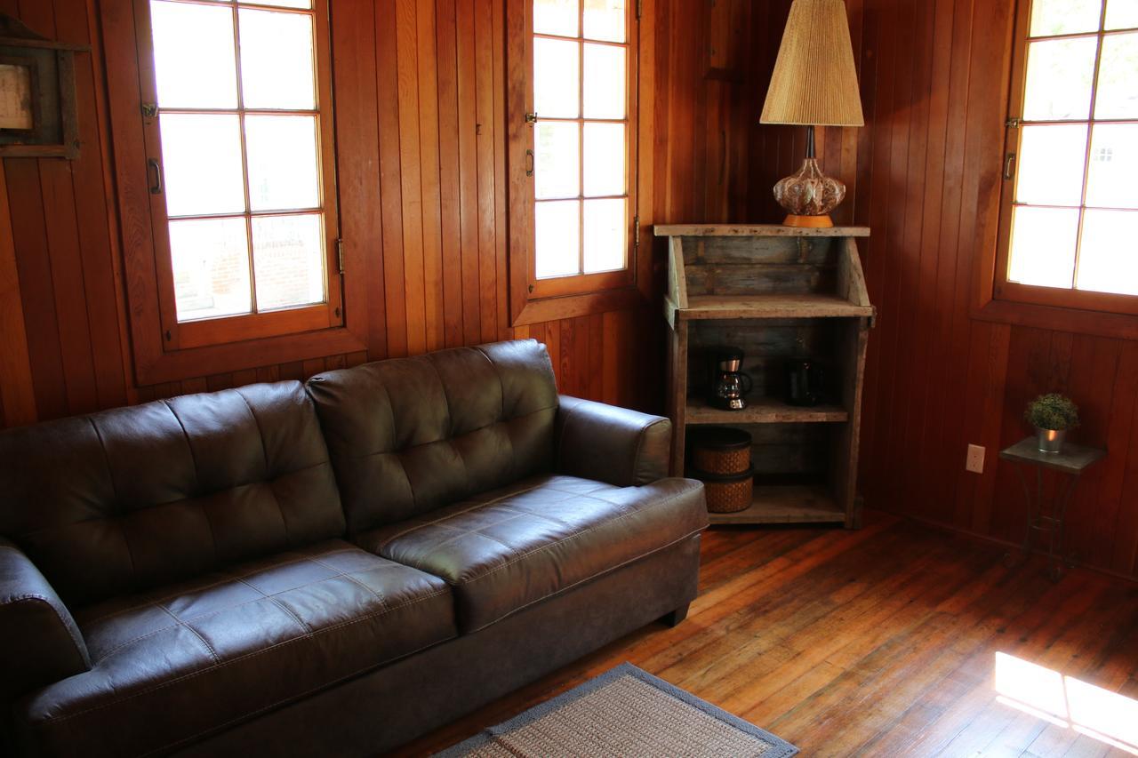 Aaron'S On The Lake Matlock Exterior photo